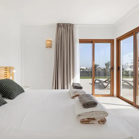 Navya - Vipvipvillas * Πλάγια Μπλάνκα