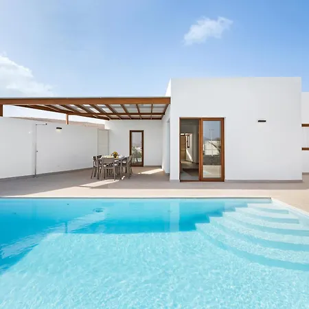 Navya - Vipvipvillas Βίλα Πλάγια Μπλάνκα