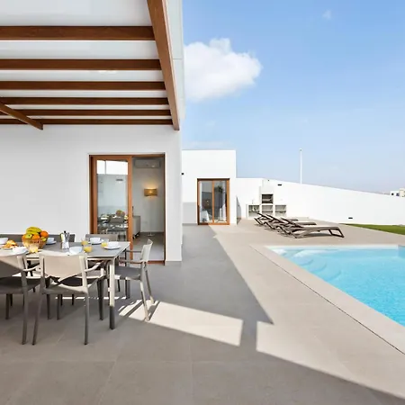 Navya - Vipvipvillas Πλάγια Μπλάνκα
