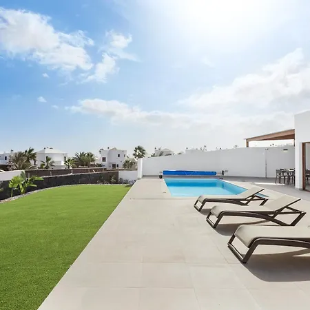 Navya - Vipvipvillas Πλάγια Μπλάνκα