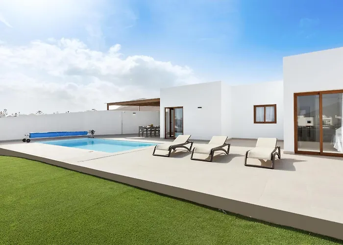Navya - Vipvipvillas